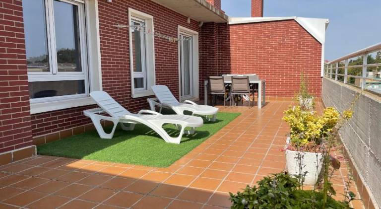 Apartment with pool — photo 2