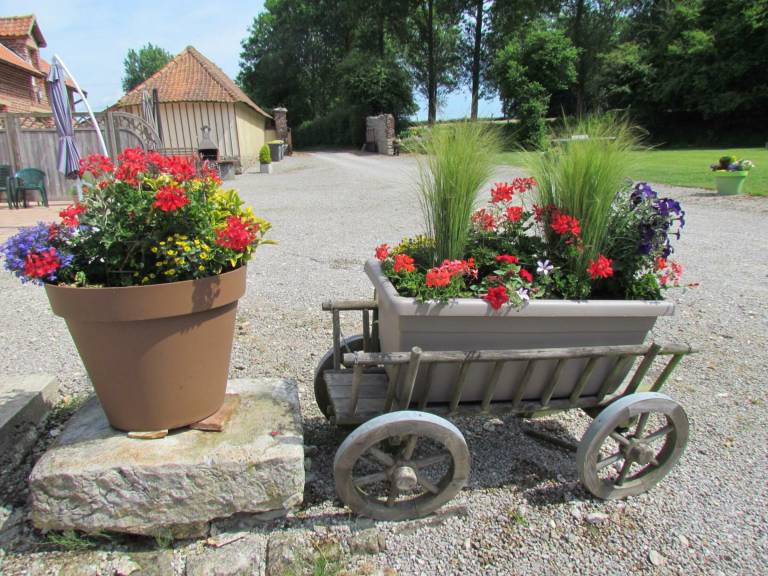 Cottage with BBQ & garden — photo 2