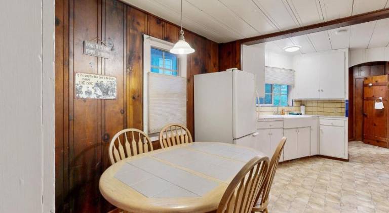Charming vacation home | Pets allowed — photo 5