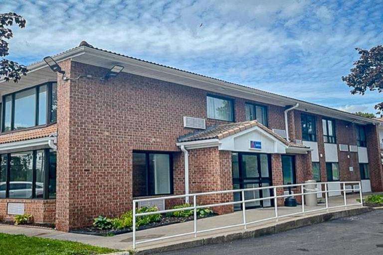 Studio 6 Suites East Syracuse, NY - Airport in East Syracuse, NY