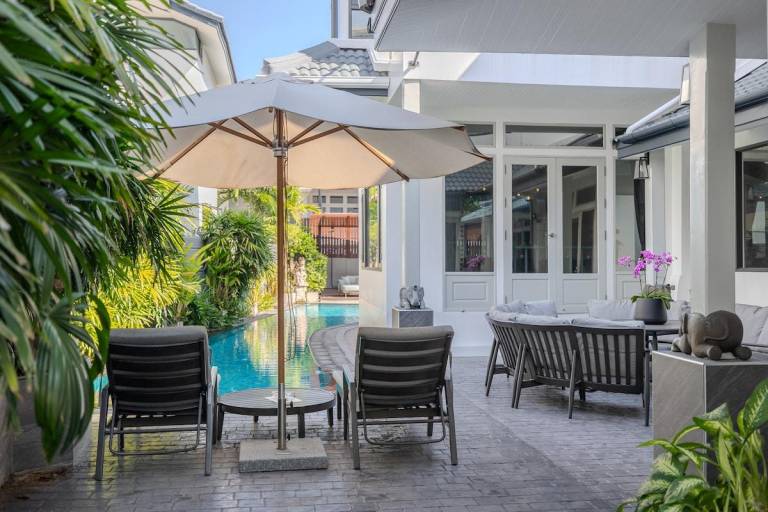 Lovely vacation home with patio | Pet-friendly in Koh Lipe