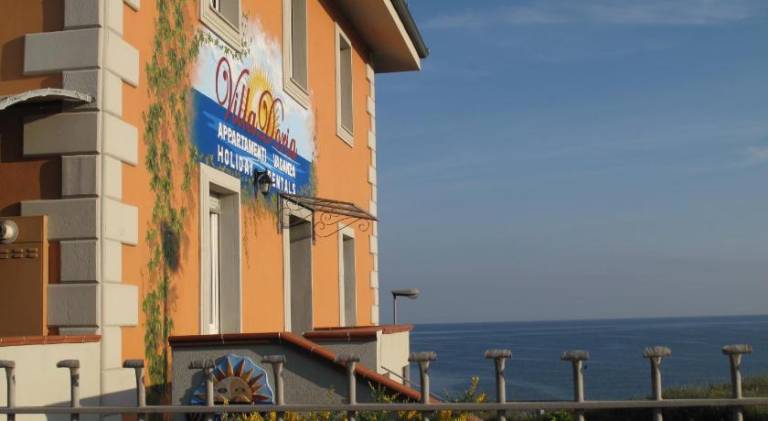 Rental apartment with terrace & garden in Valledoria