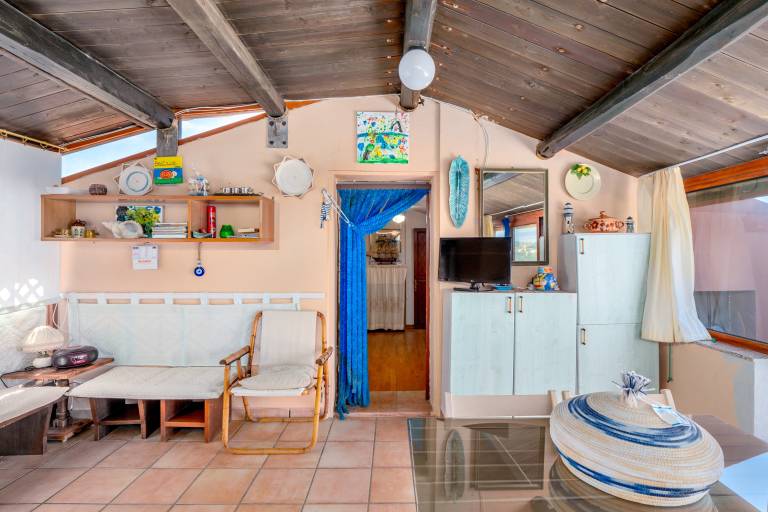 Cozy Attic Apartment "Sul Mare a Santa Teresa" with Wi-Fi, Sea View, Terrace — photo 5