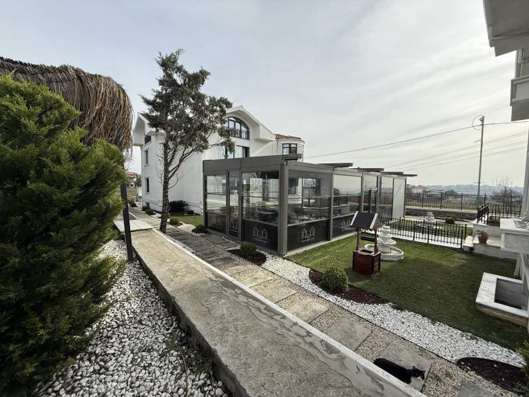 D Twins plus Hotel in Arnavutköy