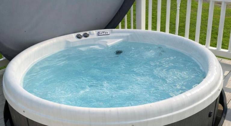 Holiday apartment with hot tub — photo 5