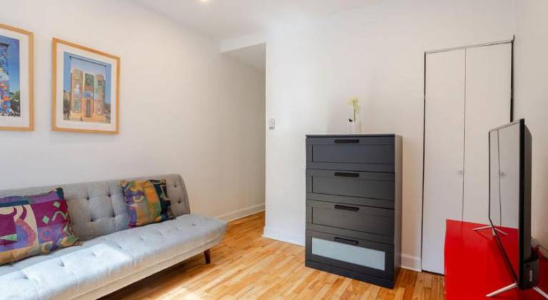 Lovely holiday apartment | Suitable for remote work | Pet-friendly in Montréal, QC