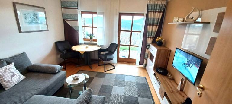 Family-oriented lovely apartment with yard, grill & patio | Pet-friendly — photo 5