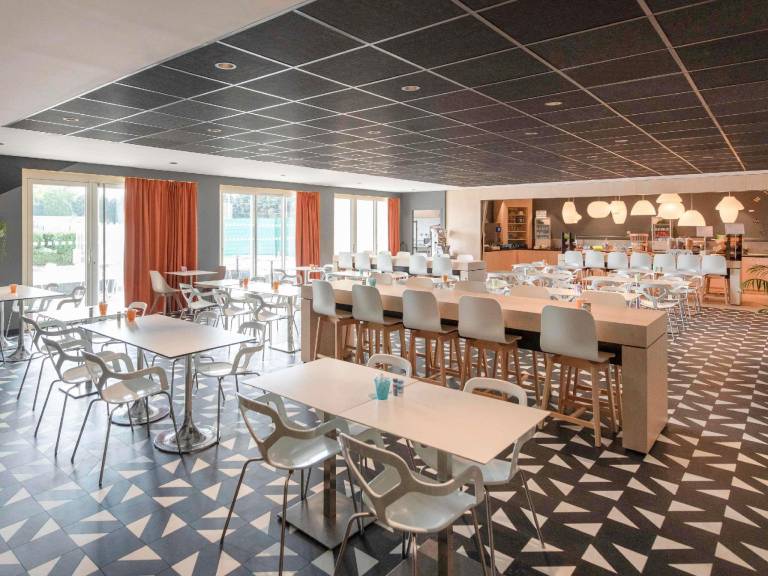 Ibis Styles Avignon Sud Hotel — photo 2