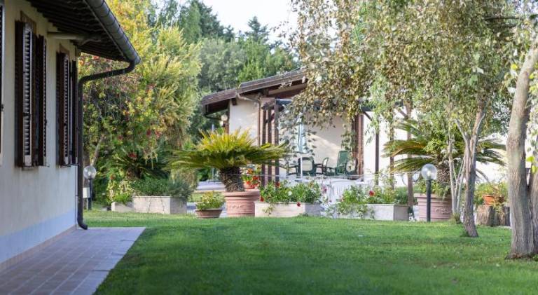 Farm with patio, pool & barbeque — photo 3