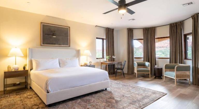 Pyramid by AvantStay Luxe Sedona Mansion w Views 7mins to Downtown — photo 2