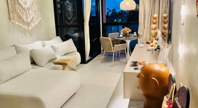 Apartment with pool — photo 2
