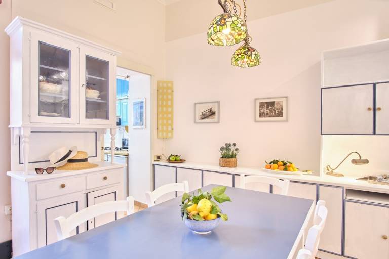 Wonderful vacation home with fast internet | Beach view | Beach nearby | Perfect for remote work | Pets are welcome in Sorrento