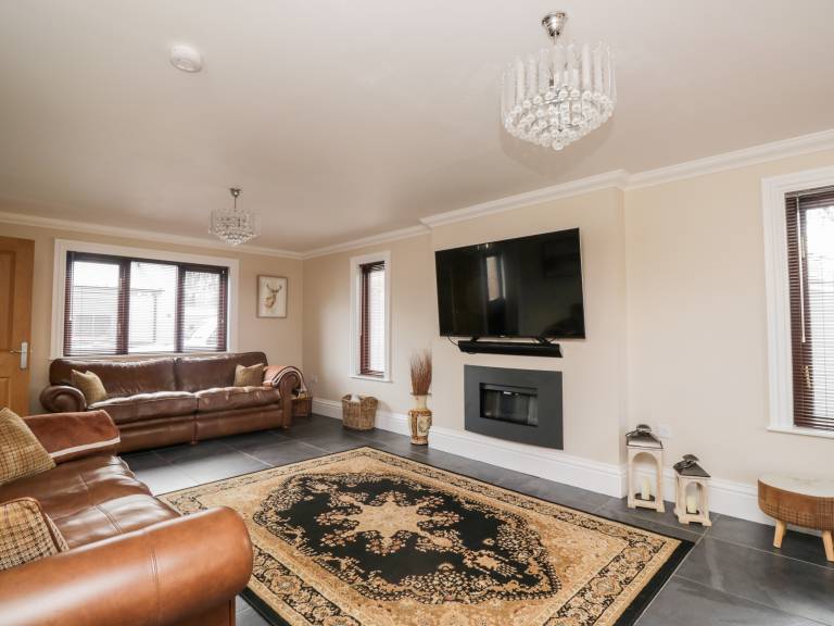 Family-oriented beautiful cottage with yard | Dogs allowed — photo 3