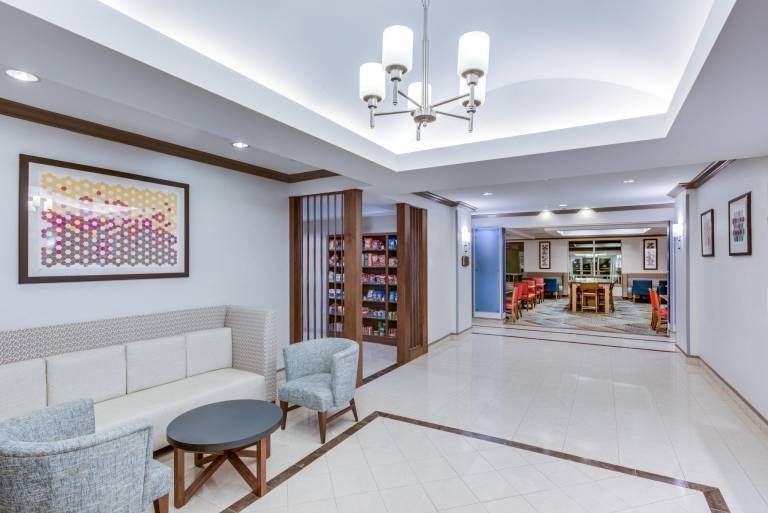 Holiday Inn Express Hotel & Suites Bethlehem By IHG — photo 2