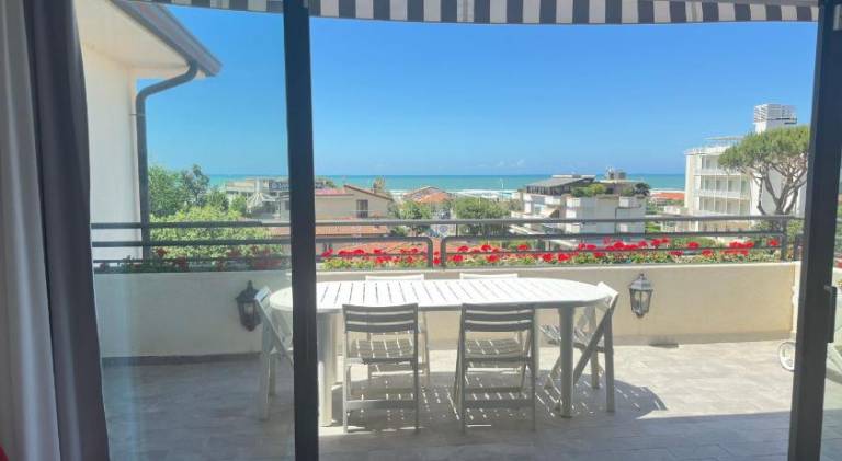 Luxury Pentohuse near the Beach in Pietrasanta