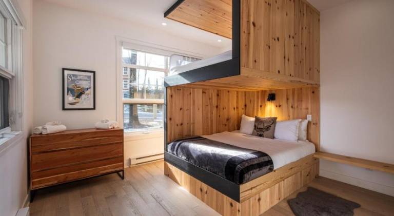 Fully equipped charming vacation home with jacuzzi, heated pool & sauna | Next to the beach | Dogs allowed in Mont-Tremblant, QC