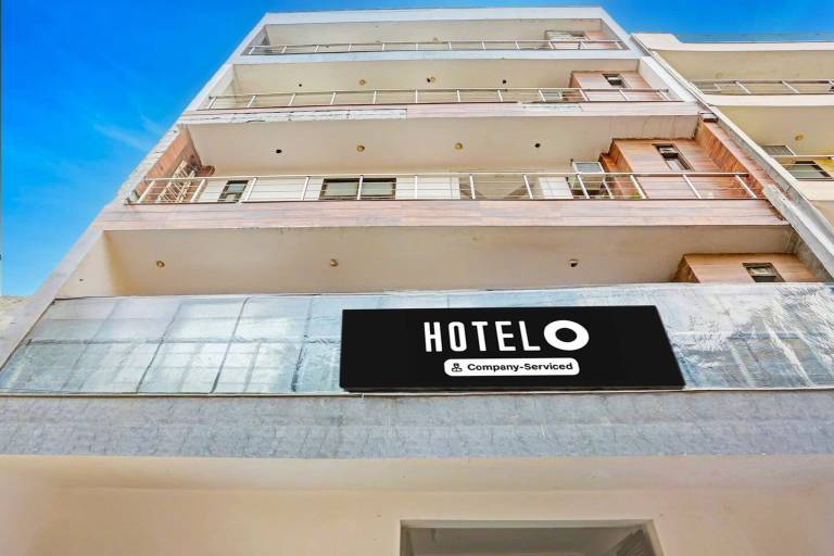 Super Hotel O Shalimar Bagh Max Hospital