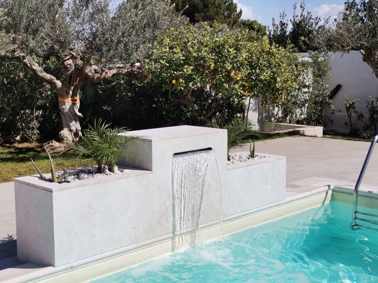 Rental apartment with patio, barbeque & pool | Pet-friendly — photo 4