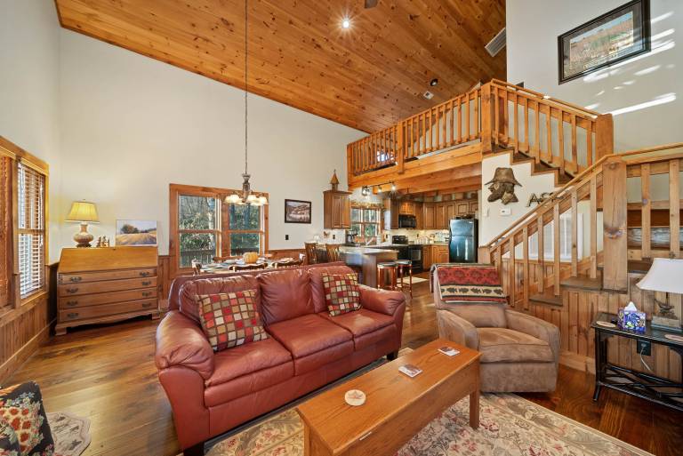 Child-friendly vacation home with BBQ | Mountain view | Perfect for remote work | Pet-friendly — photo 4