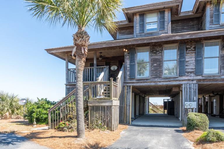 House  Harbor Island
