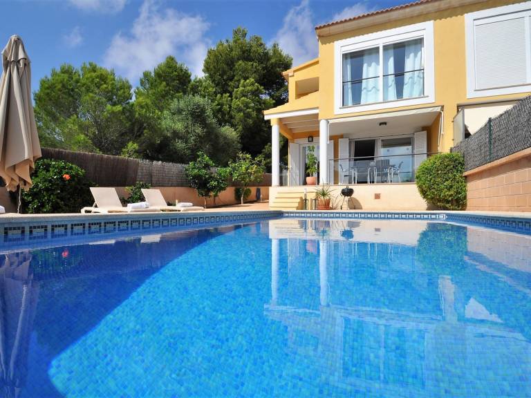 160 m&sup2; Ferienhaus