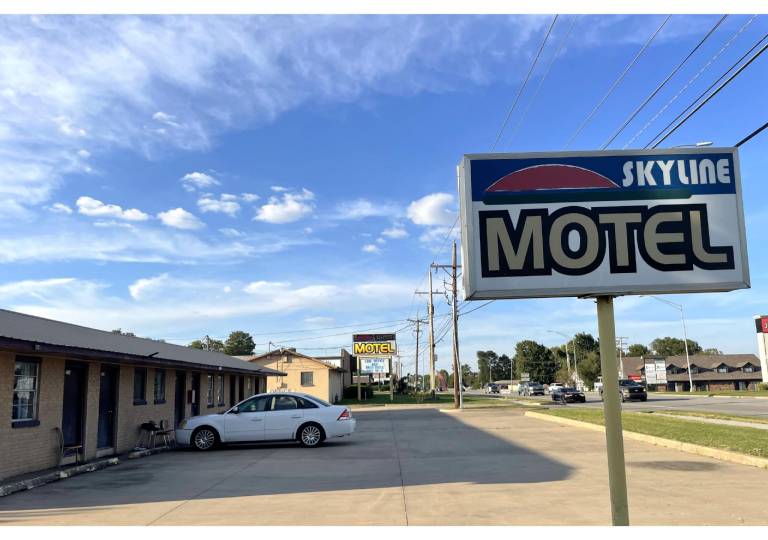 Skyline Motel Bartlesville Hwy 75 in Bartlesville, OK