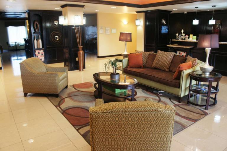 La Quinta Inn & Suites by Wyndham Little Rock - Bryant — photo 3