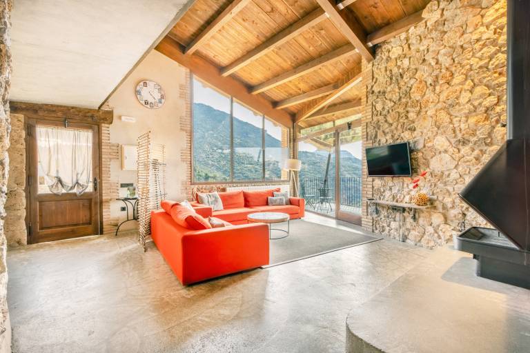 Family-friendly beautiful house with barbeque, yard & private pool | Mountain view | Dogs allowed — photo 3