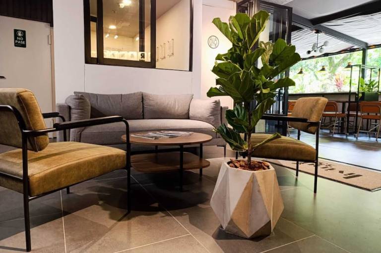 Hotel Living 35 Suites