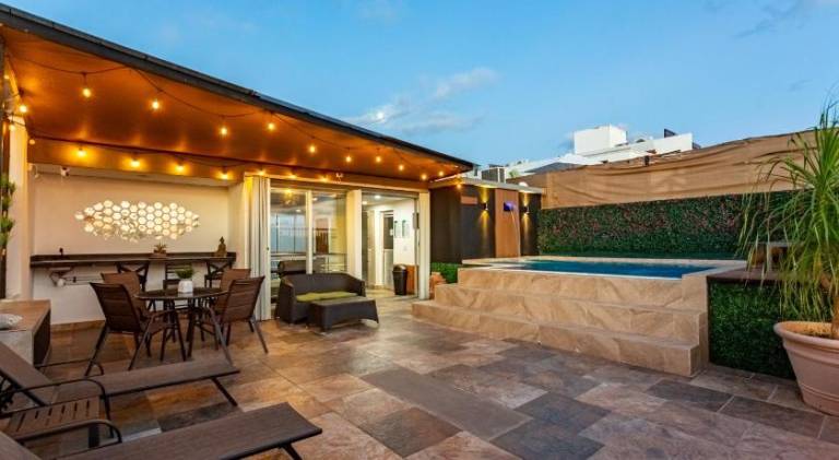 Apartment with pool — photo 2