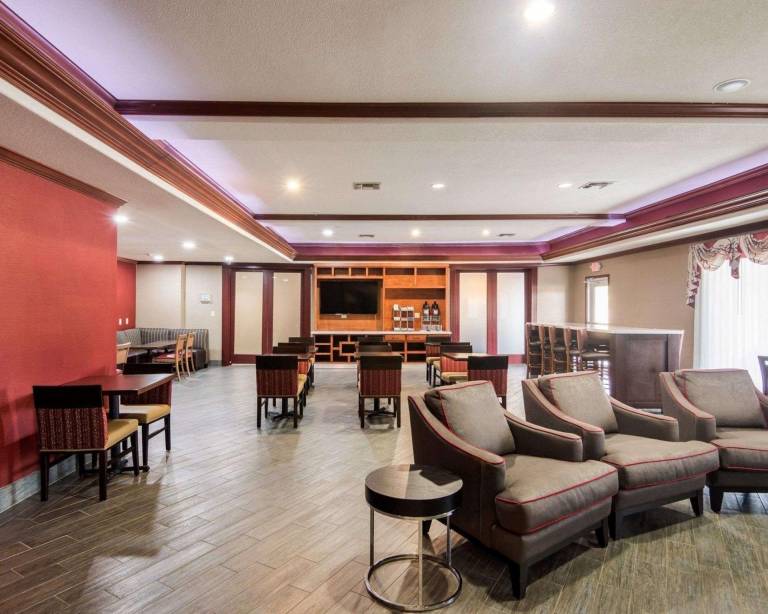 Comfort Suites Gainesville — photo 2
