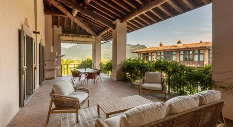 Holiday apartment with private pool, garden & terrace — photo 4