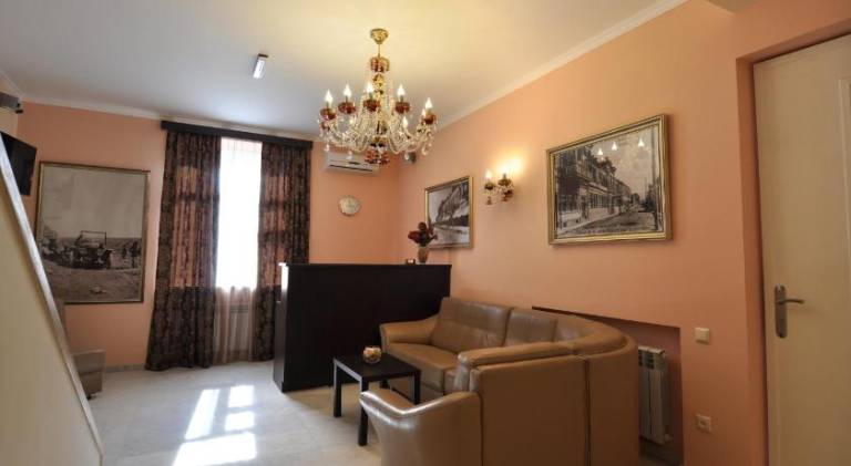 Albert House Hotel and Tours — photo 3
