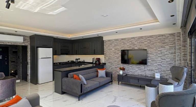 Villa with pool & jacuzzi — photo 3