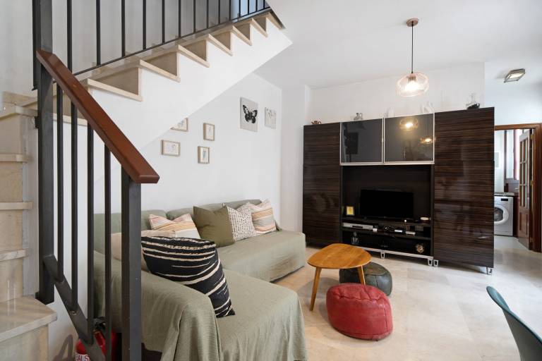 Fully equipped apartment with fast internet & patio | Near Alcázar of Jerez de la Frontera | City view | Pets are welcome — photo 3