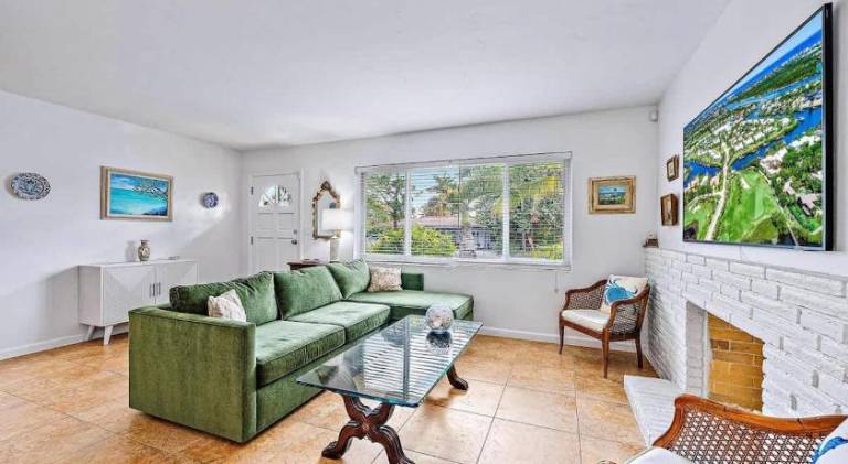 Beautiful vacation home with pool | Pets allowed — photo 5
