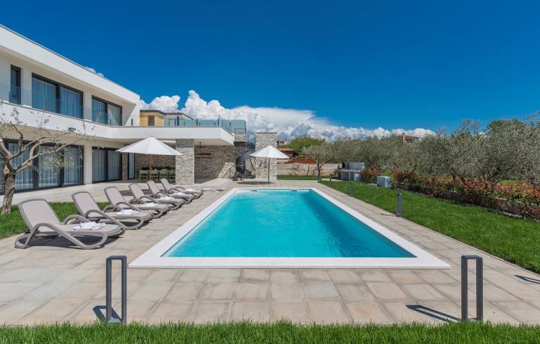 Fully equipped ample villa with sauna, terrace & private pool | Sea view | Pets allowed — photo 2