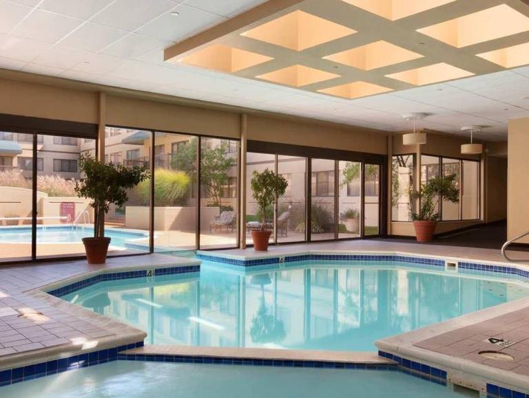 Best Western Plus Miamisburg-Dayton Suites, Banquets & Hotel — photo 3