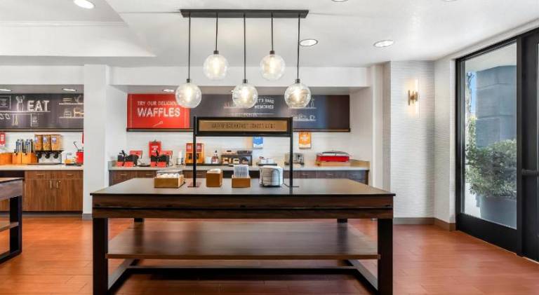 Hampton Inn & Suites Lathrop — photo 5