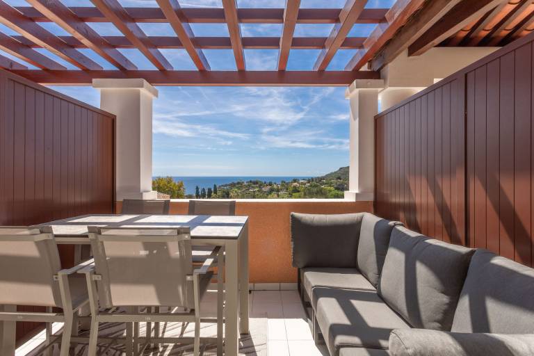 Children-friendly nice rental apartment with sauna, fast internet & heated pool | Sea view | Next to the beach | Pets allowed in Saint-Raphaël