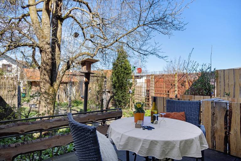 Apartment with fast internet, patio & yard | Garden view | Suitable for remote work — photo 5