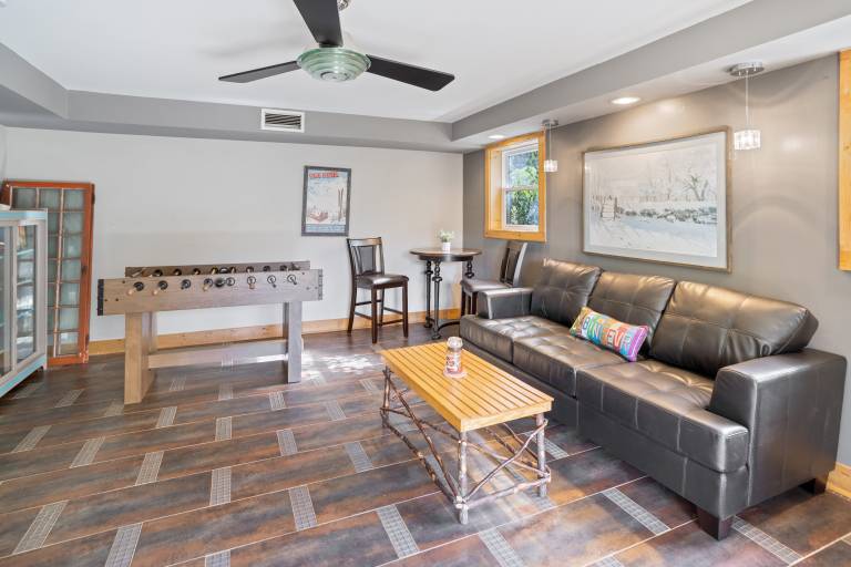 Child-friendly charming cabin with barbecue & hot tub | Mountain view | Pets allowed — photo 4