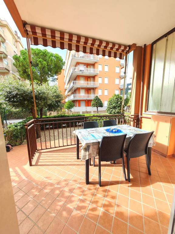 Child-friendly rental apartment with garden & terrace | Garden view | Pets are welcome in Laigueglia