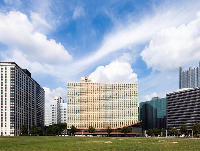 Wyndham Grand Pittsburgh Downtown in Pittsburg, PA