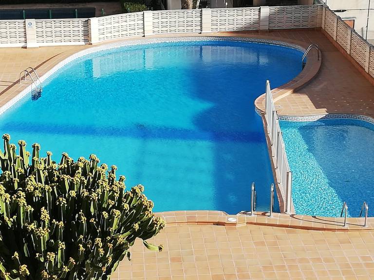 Child-friendly lovely rental apartment with yard, pool & terrace | Beach view | Beach nearby | Pets are welcome — photo 2