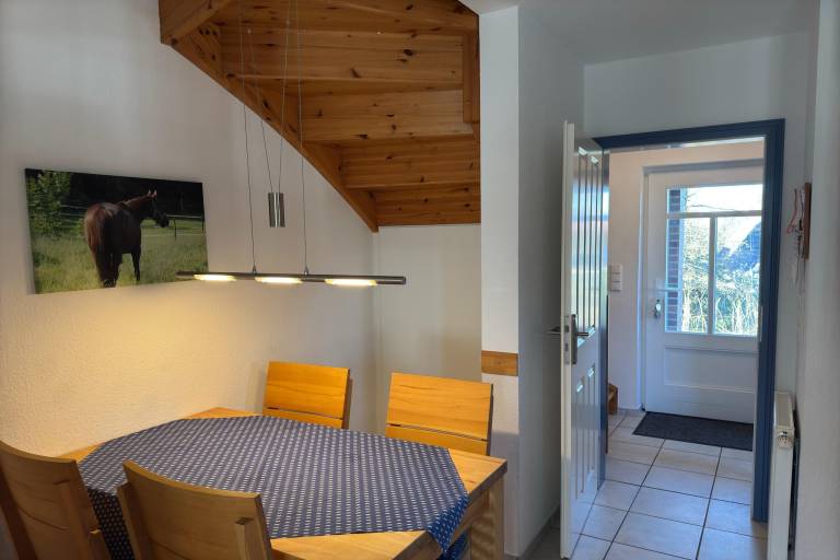 Holiday apartment with yard & terrace — photo 5