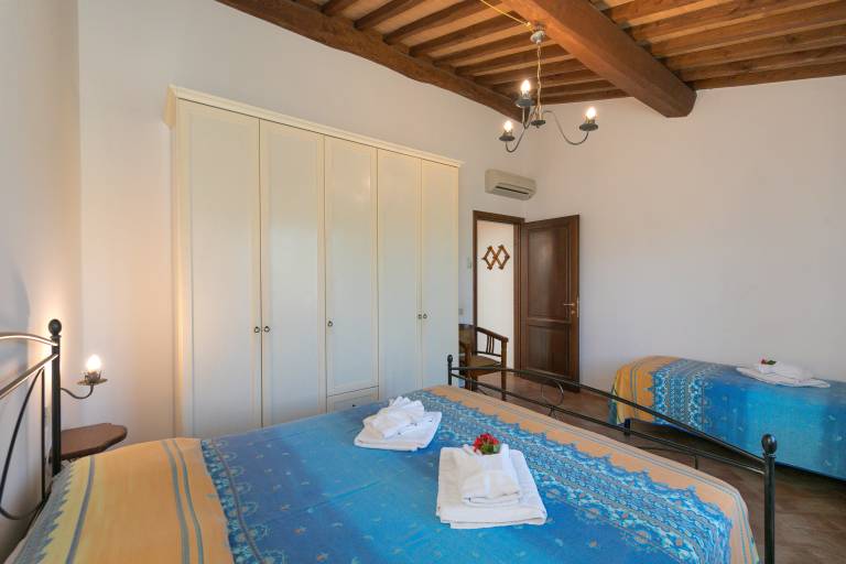 Farmhouse "Il Pino - Olivo" with Shared Pool, Private Terrace & Wi-Fi in Cecina