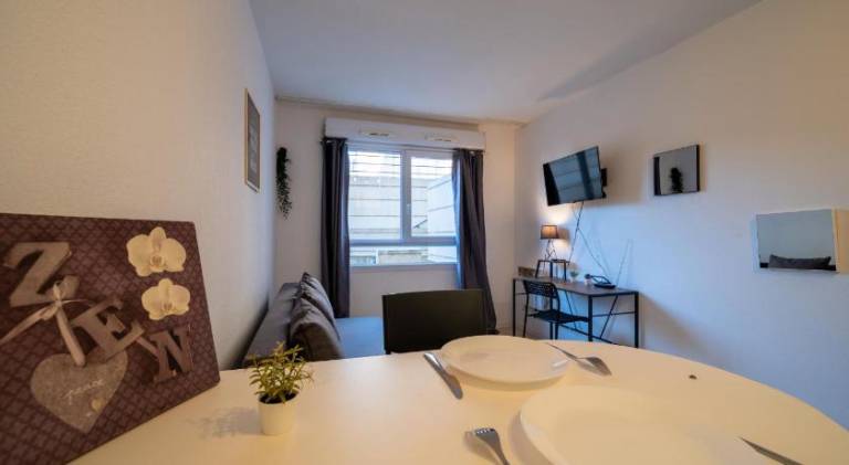 Appartement tout equipe wifi a 6 min St Charles — photo 3