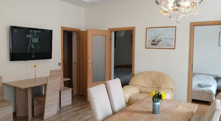Holiday apartment with 2 rooms for 8 persons — photo 4