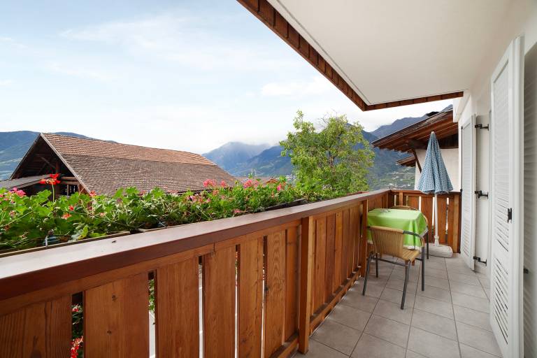 Child-friendly beautiful rental apartment with pool | Mountain view | Pets allowed — photo 2
